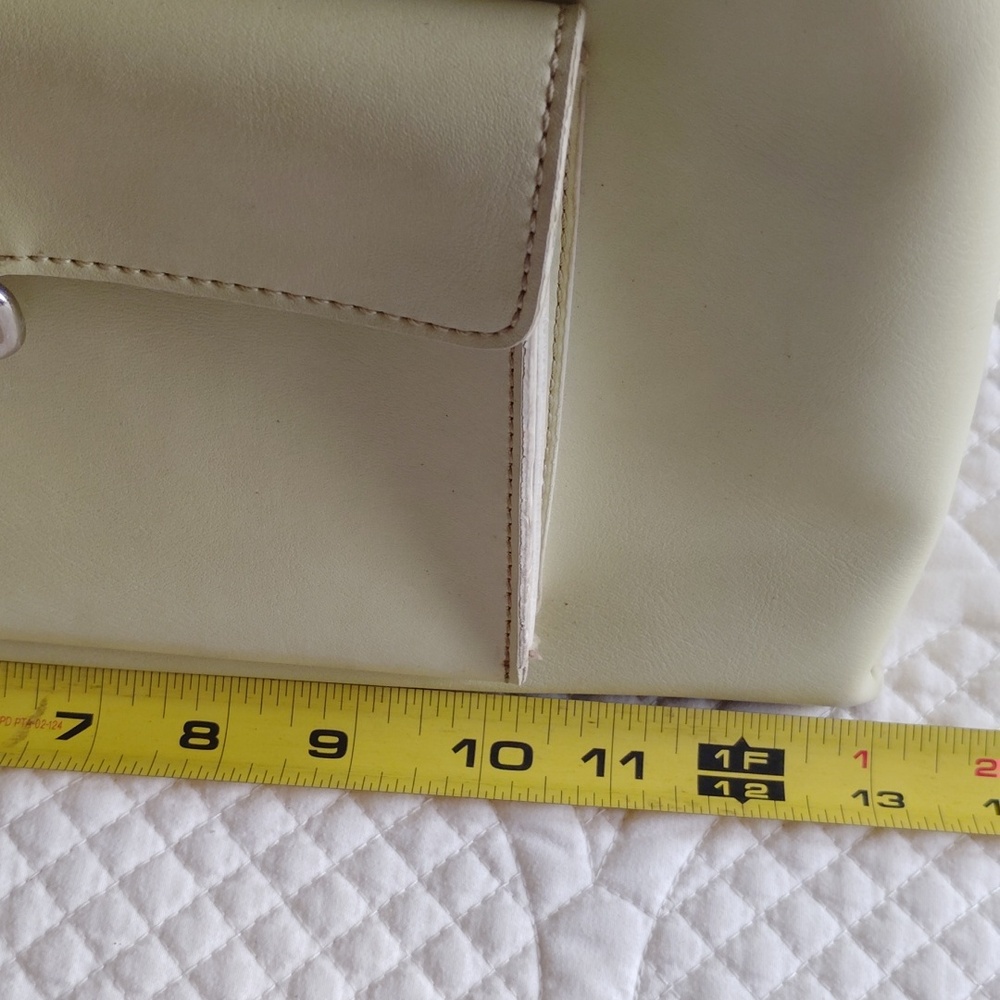 Mondani New York Simulated Leather Shoulder Bag Purse - Light Green - Picture 15 of 16